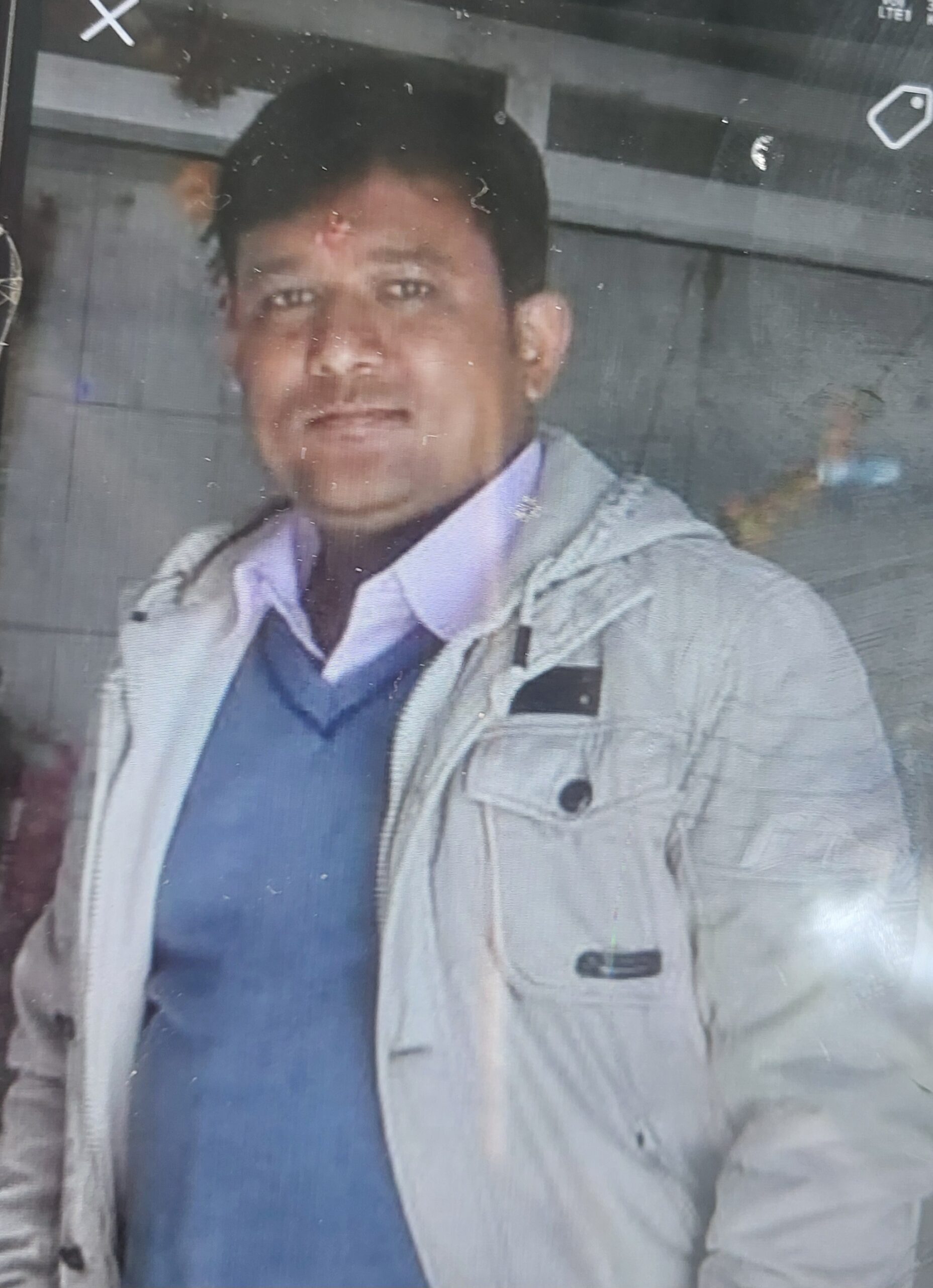 डिवाइडर में लगा पोल सिडकुल कर्मी के पेट में घुसा, दर्दनाक मौत 