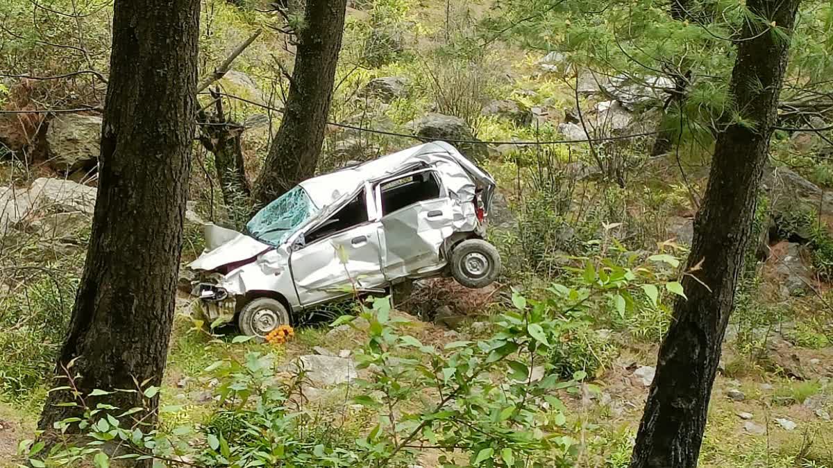 *_पश्चिम बंगाल: कलिम्पोंग में भीषण सड़क हादसा, खाई में गिरी कार, 4 की मौत_*