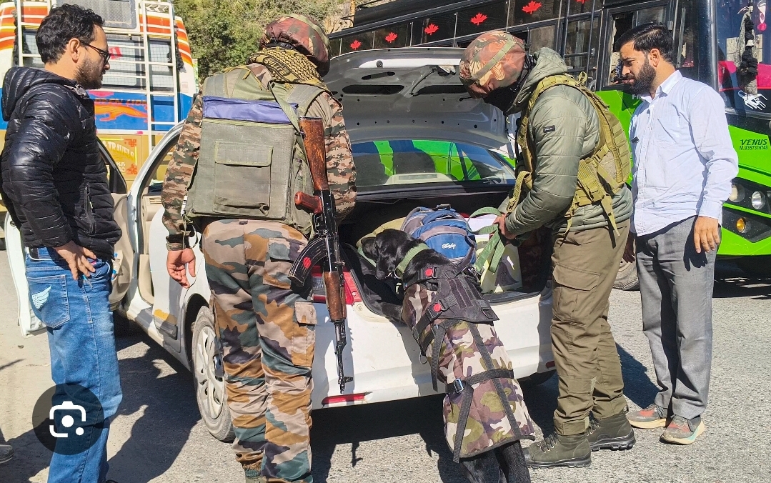 *_दिल्ली विस्फोट के बाद जम्मू-कश्मीर में छापेमारी, 1000 से अधिक हिरासत में_*