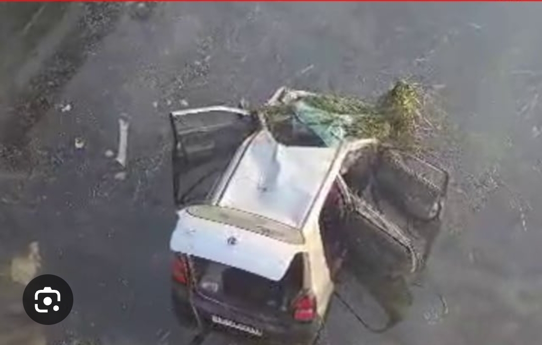 *_लखीमपुर खीरी में भीषण हादसा; शारदा नहर में कार गिरने से 5 लोगों की मौत, ड्राइवर की हालत गंभीर_*