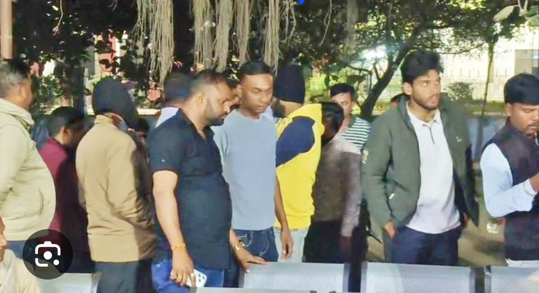 *_बिहार में 2 प्रॉपर्टी डीलरों की गोली मारकर हत्या, ताबड़तोड़ फायरिंग से दहला इलाका_*